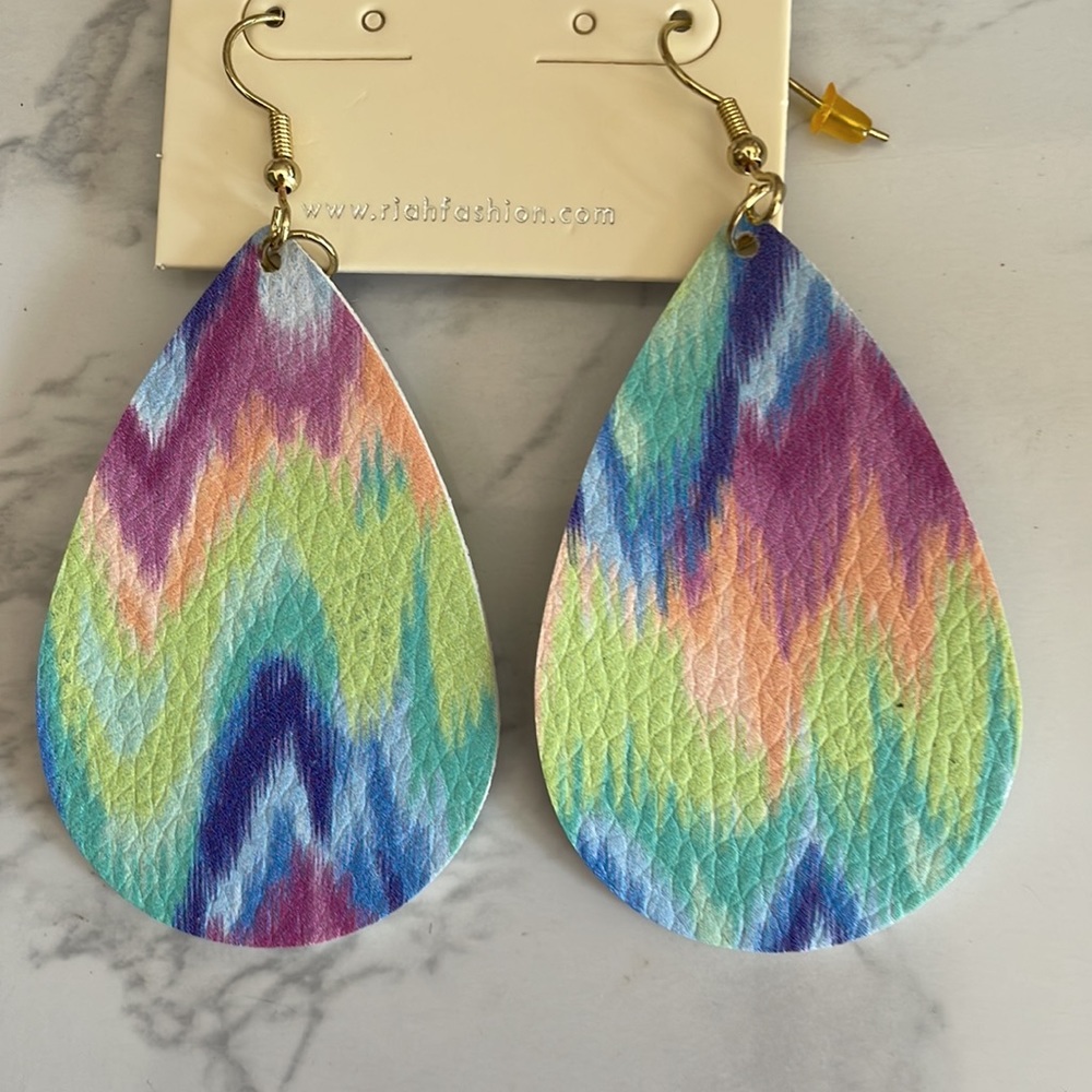 NWT Boutique Tye Dye dangle earrings - Picture 2 of 5